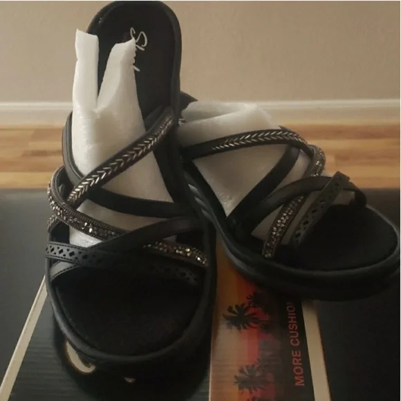 Cali Skechers size 10, black casual or dress up - Picture 2 of 8